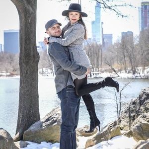 Husband and wife deal finders & shopaholics in NYC